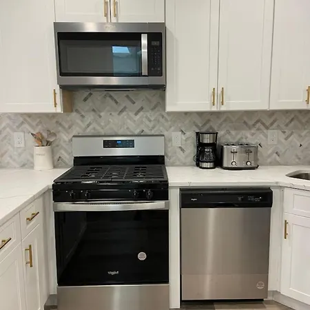 315-4Bedroom 2Bath W In Unit Washer